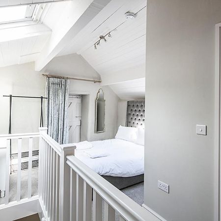 The Artists Loft - A Superb Cottage Sensitively Converted From A Grade II Listed 17Th Century Building Bakewell Exterior foto