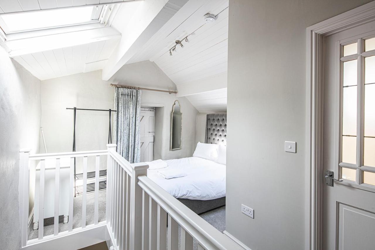 The Artists Loft - A Superb Cottage Sensitively Converted From A Grade II Listed 17Th Century Building Bakewell Exterior foto