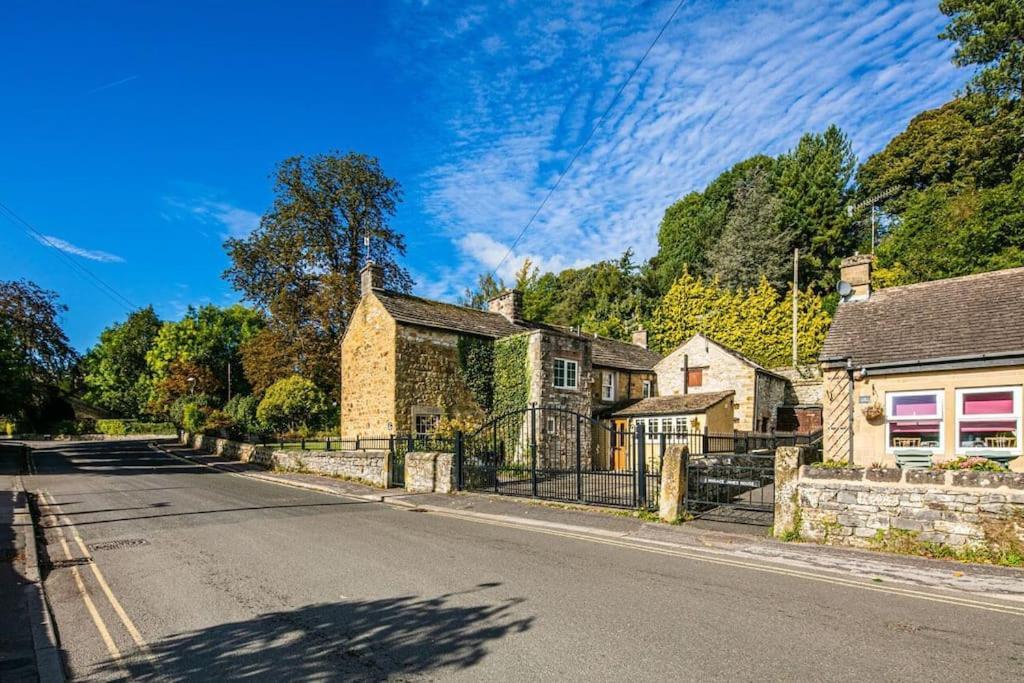 The Artists Loft - A Superb Cottage Sensitively Converted From A Grade II Listed 17Th Century Building Bakewell Exterior foto
