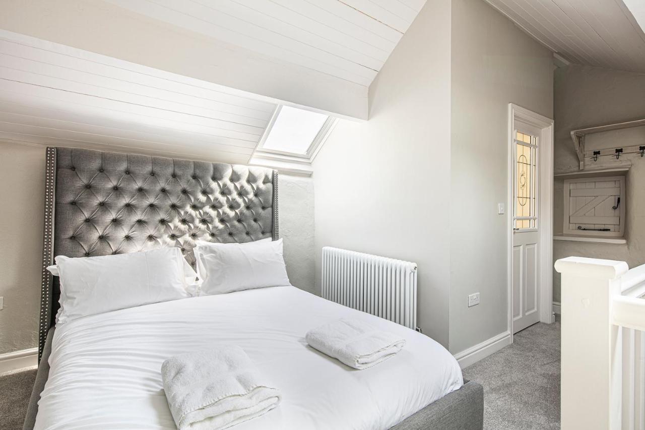 The Artists Loft - A Superb Cottage Sensitively Converted From A Grade II Listed 17Th Century Building Bakewell Exterior foto