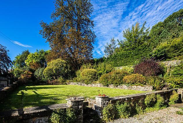 The Artists Loft - A Superb Cottage Sensitively Converted From A Grade II Listed 17Th Century Building Bakewell Exterior foto