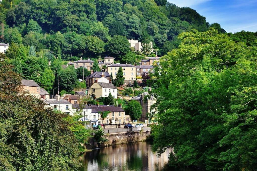 The Artists Loft - A Superb Cottage Sensitively Converted From A Grade II Listed 17Th Century Building Bakewell Exterior foto